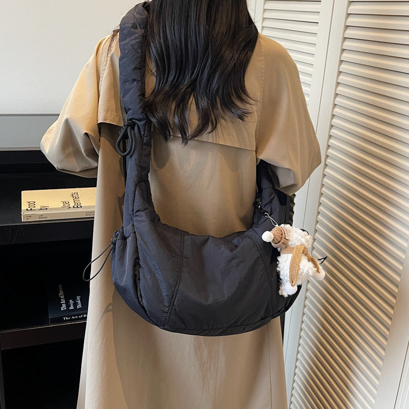 Lässige lässige Schultertasche