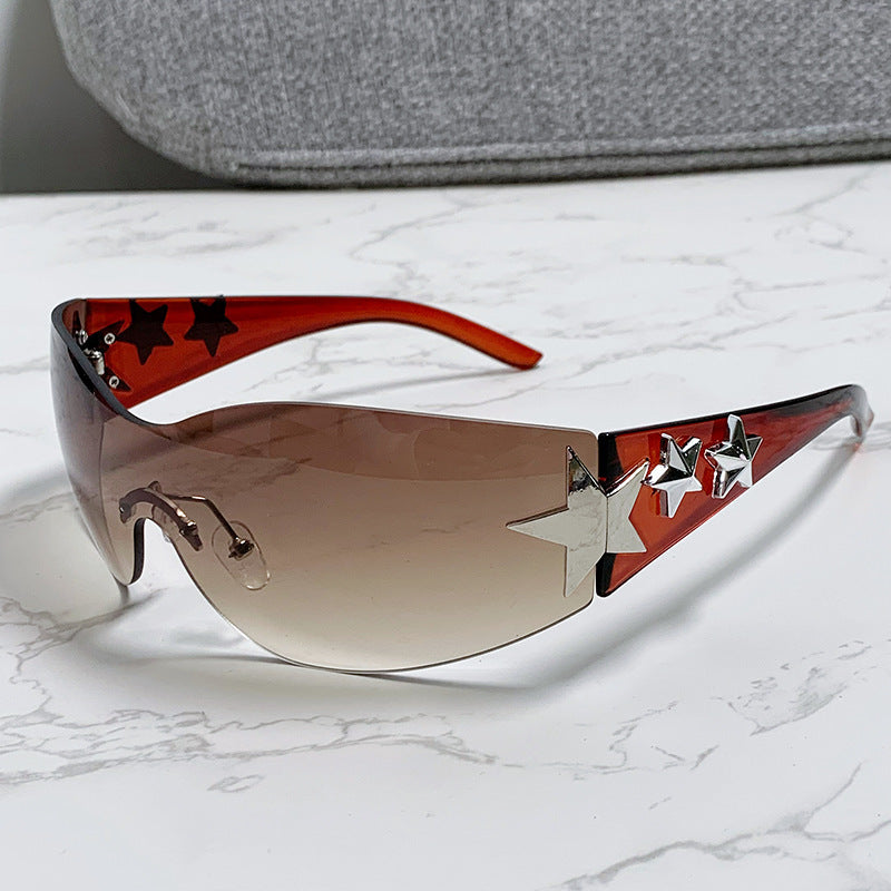 Damen futuristische Sonnenbrille mit auffälligem Design und modischen Akzenten Brehn