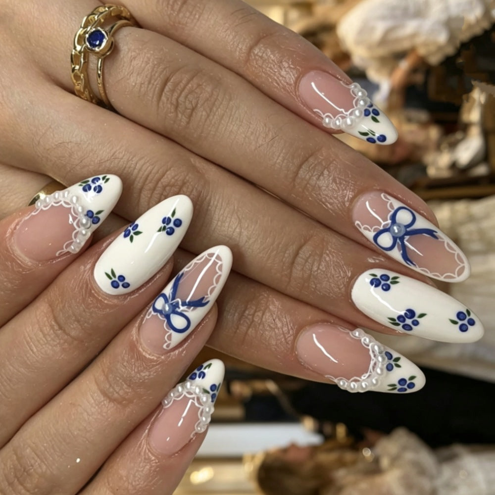 Kunstnägel Im Romantischen Blumen-Design Brehn