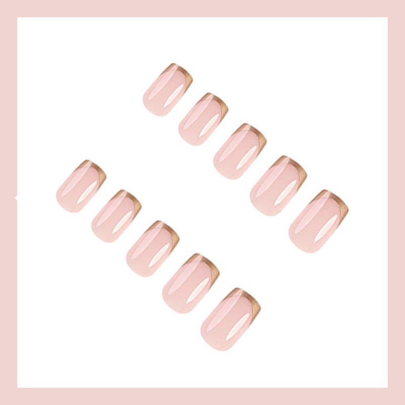 Kunstnagelset mit elegantem Gold-French-Tip Brehn