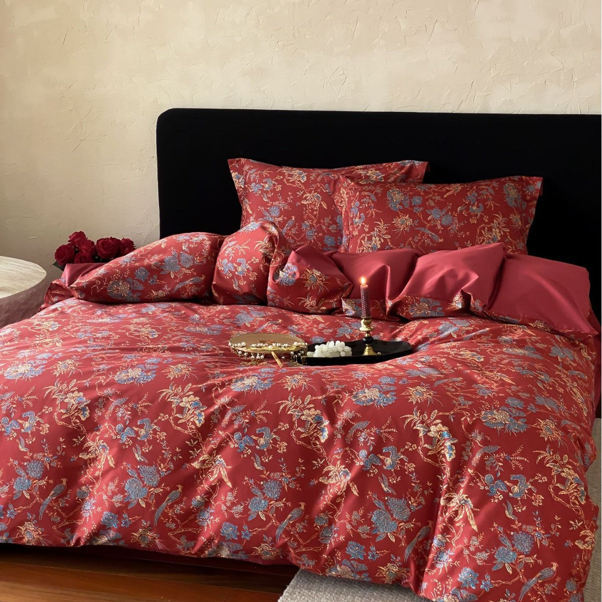 Premium-Baumwollsatin-Bettwäscheset mit floralem Jacquardmuster und Wendekissenbezügen