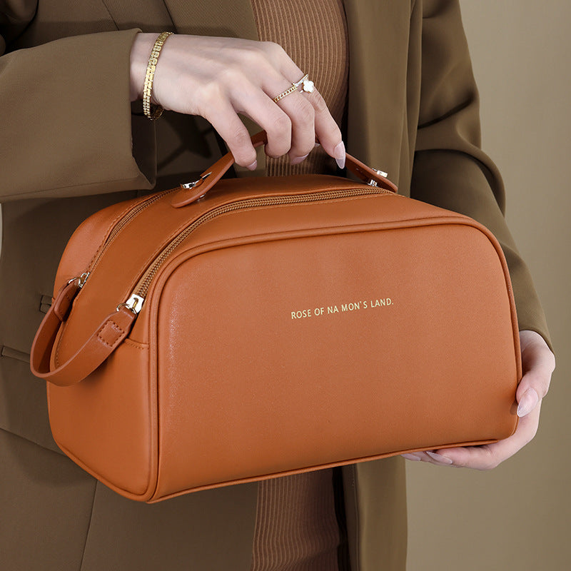 Kosmetik- Und Pflege-Tasche Im Eleganten Design Mit Praktischem Reißverschluss Brehn