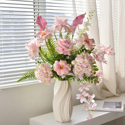 Lebensechte künstliche Blumenstrauß-Anordnung