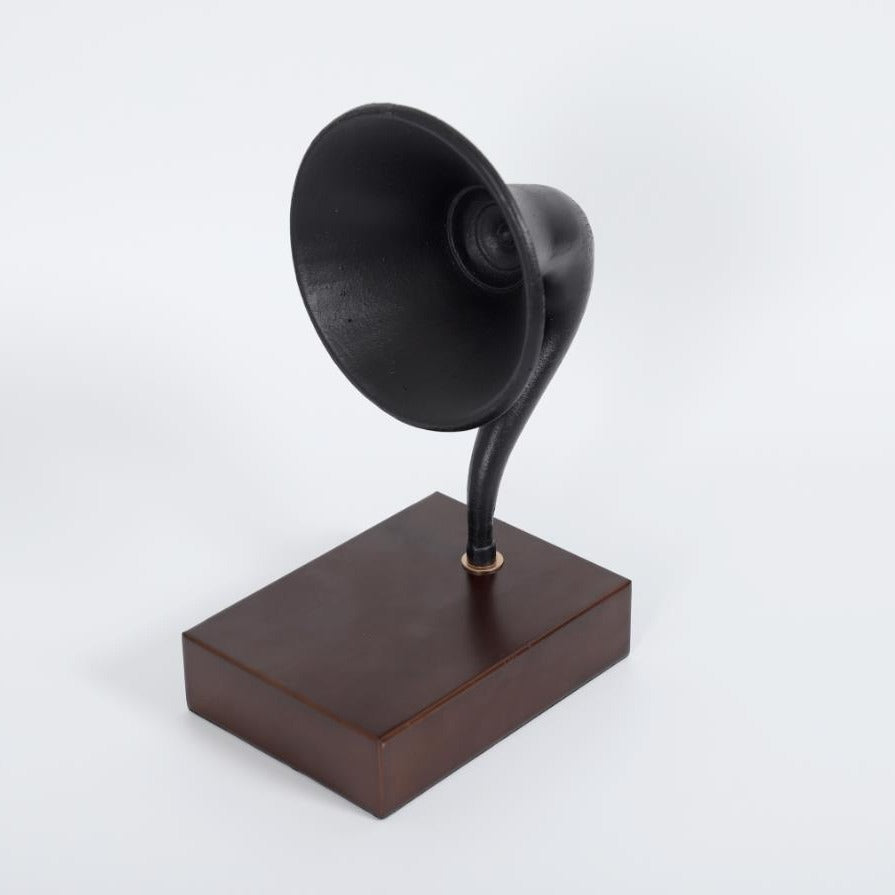 Vintage-inspirierende Grammophon-Dekorationsskulptur