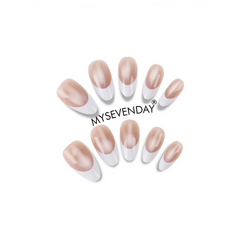 Elegante Press-On Nagelset mit French Tip Design Brehn