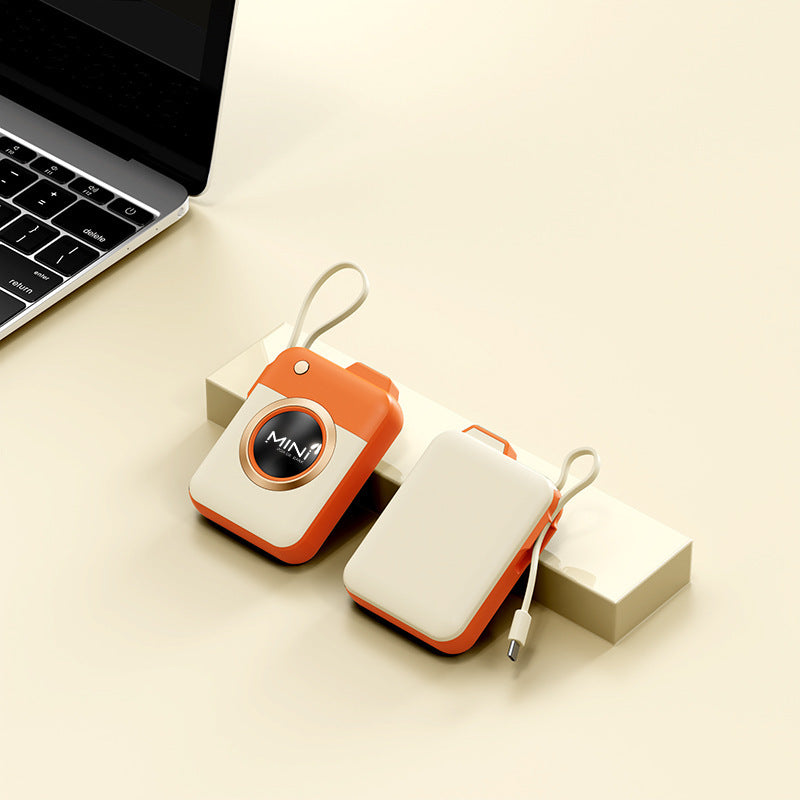 Tragbare Mini-Powerbank mit Integriertem Ladekabel und Innovativem Design Brehn