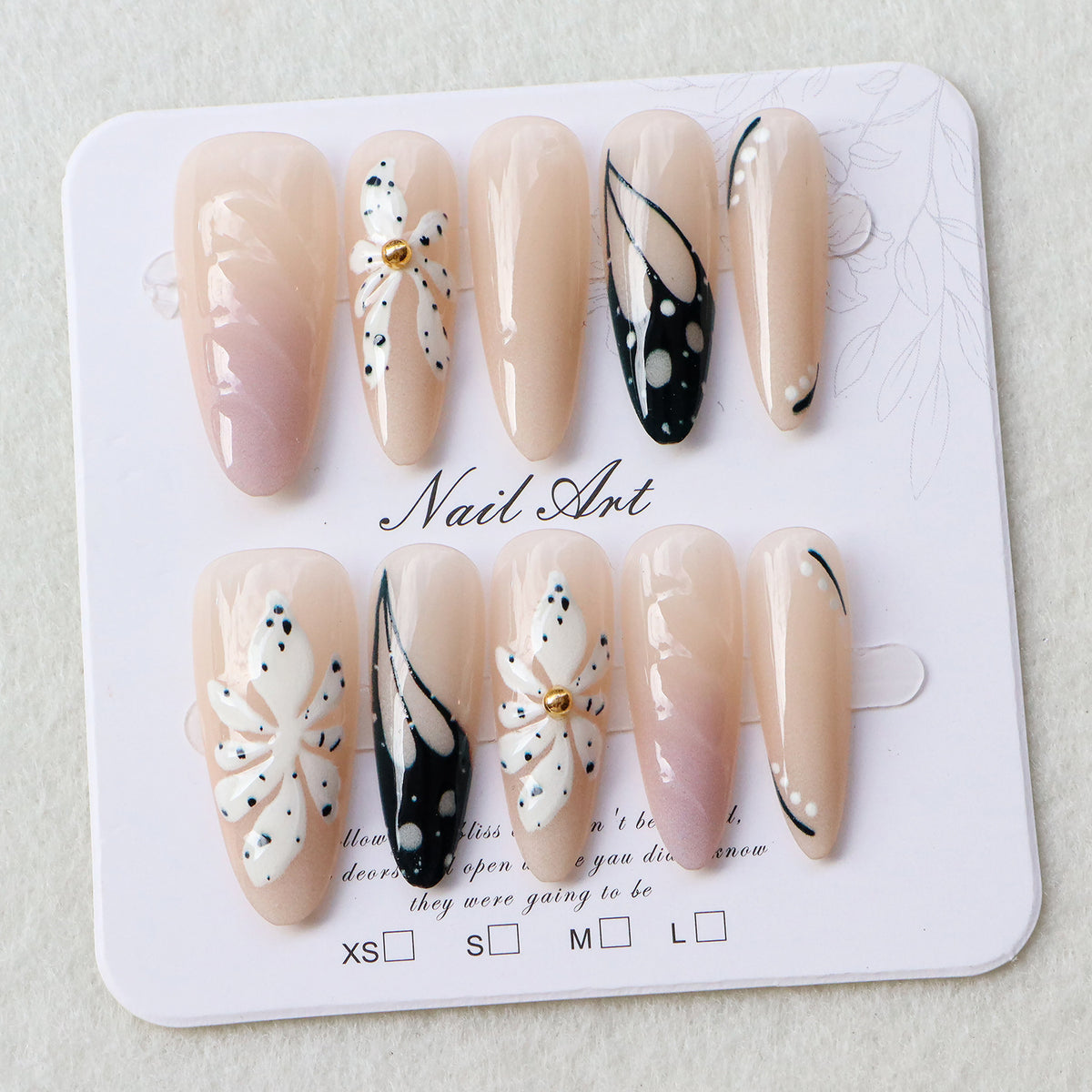 Künstlerisches Floral Nageldesign Set