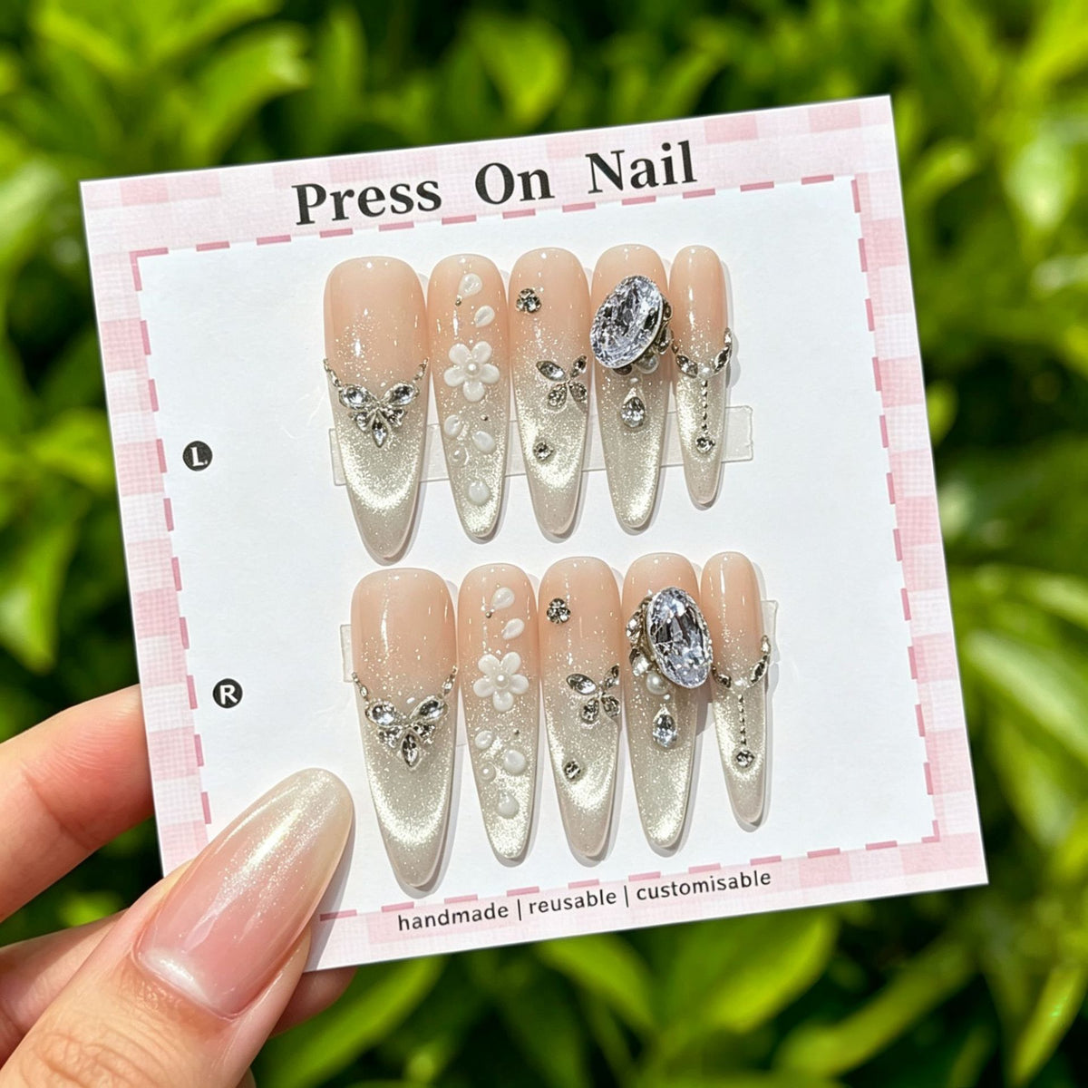 Anpassbare florale Press-On Nagelkollektion