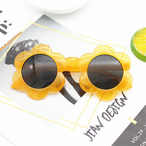 Damen Sonnenbrille im verspielten Blumenmuster Brehn