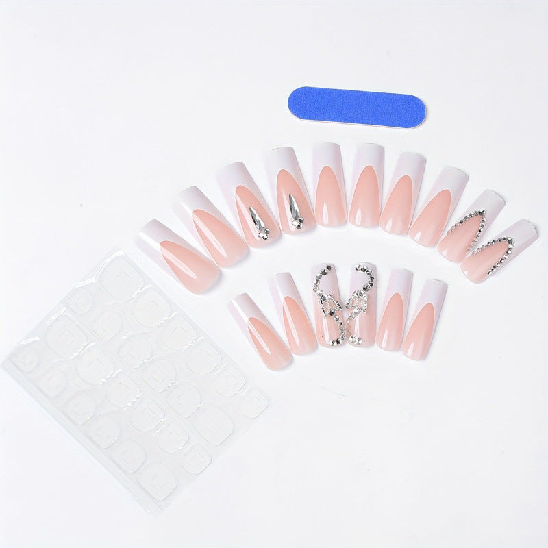 Kunstnagelset mit elegantem Design und Glitzerakzenten Brehn