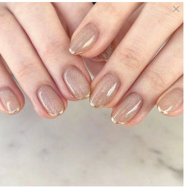 Luxuriöse Glitzer-Nagelkunst Brehn