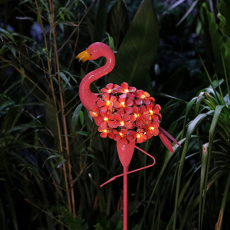 Dekorative Metall-Pfaue-Gartenstecker-Skulptur mit integrierten LED-Feenlichtern und wetterfestem Außenstecker Brehn