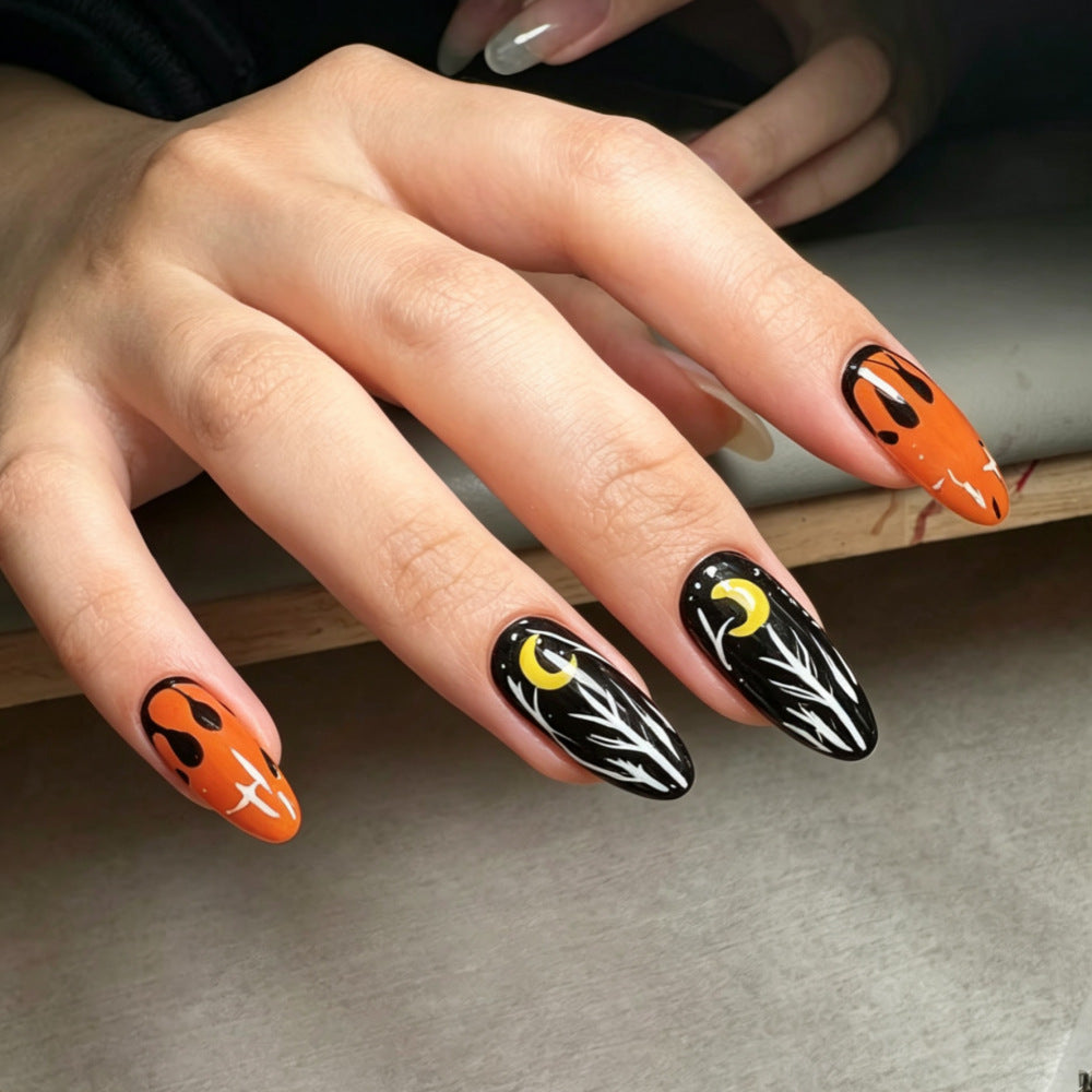 Kunstnägel mit Kreativem Halloween-Design Brehn