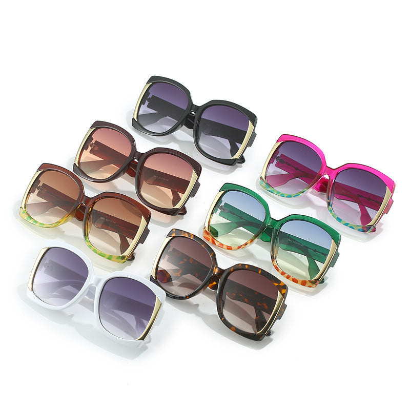 Übergroße Schildpatt-Sonnenbrille mit goldenen Akzenten Brehn