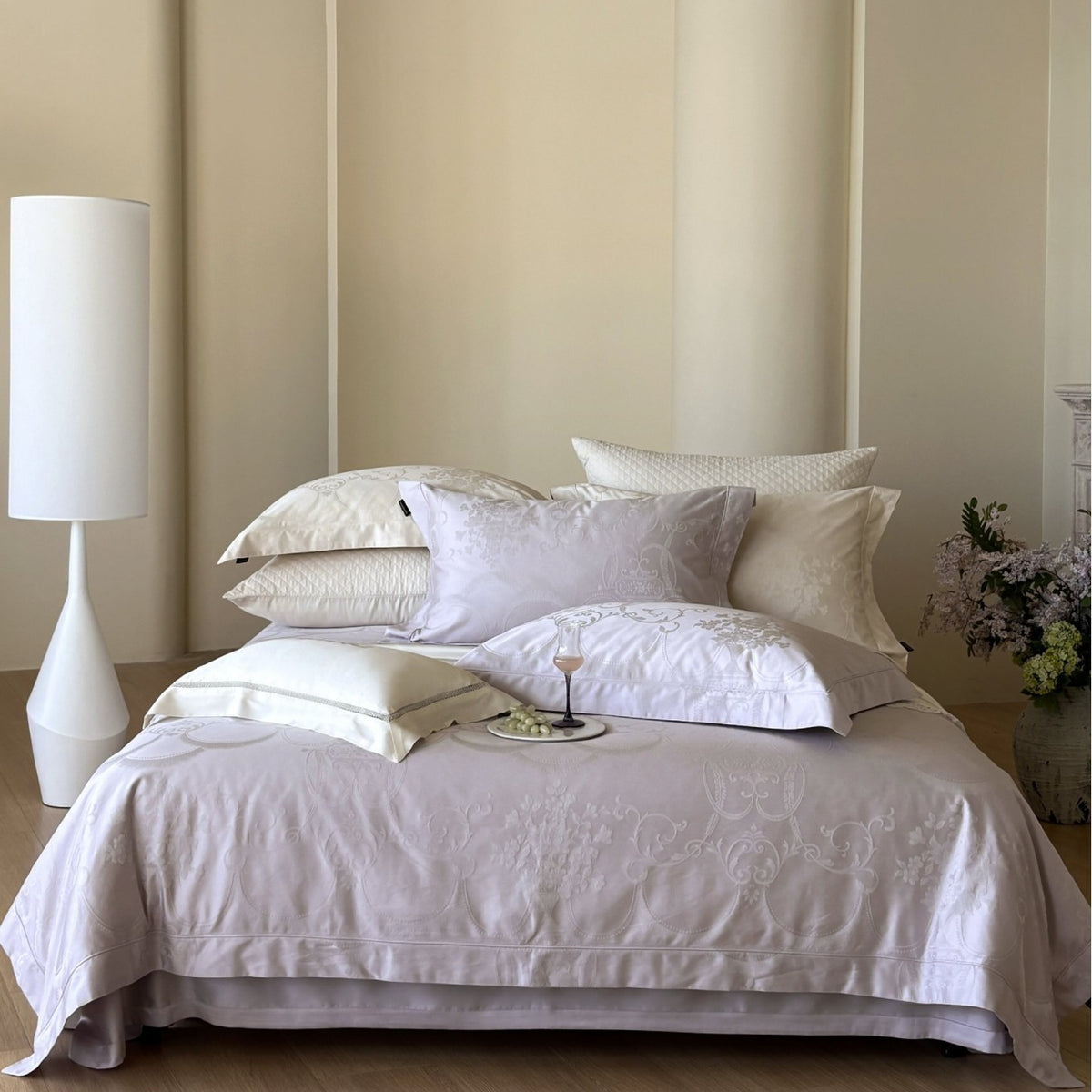 Premium Jacquard Damask Bettwäsche Ensemble mit gequilteten Euro Kissen