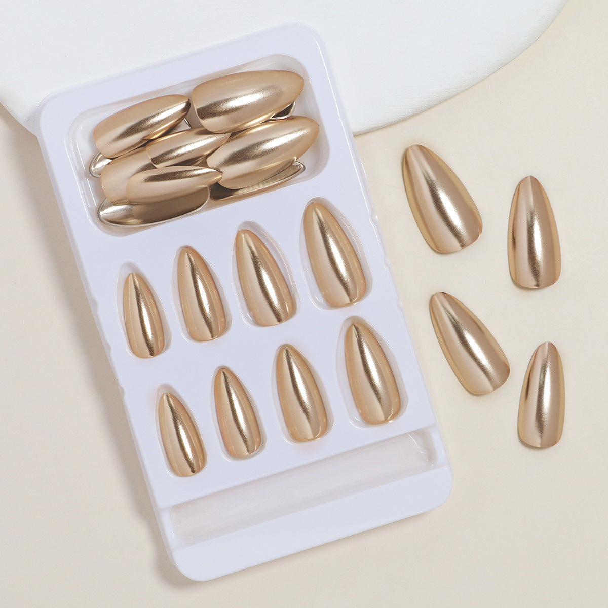 Press-On Nail Brehn