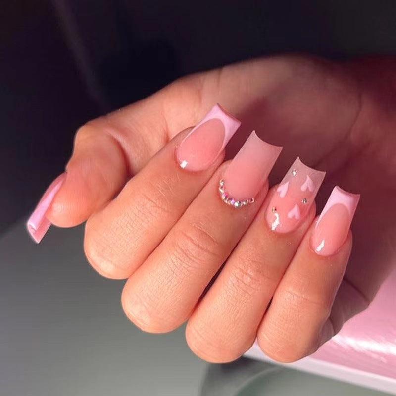 Dekorative Faux-Nagelverlängerungen mit Strass-Akzenten Brehn