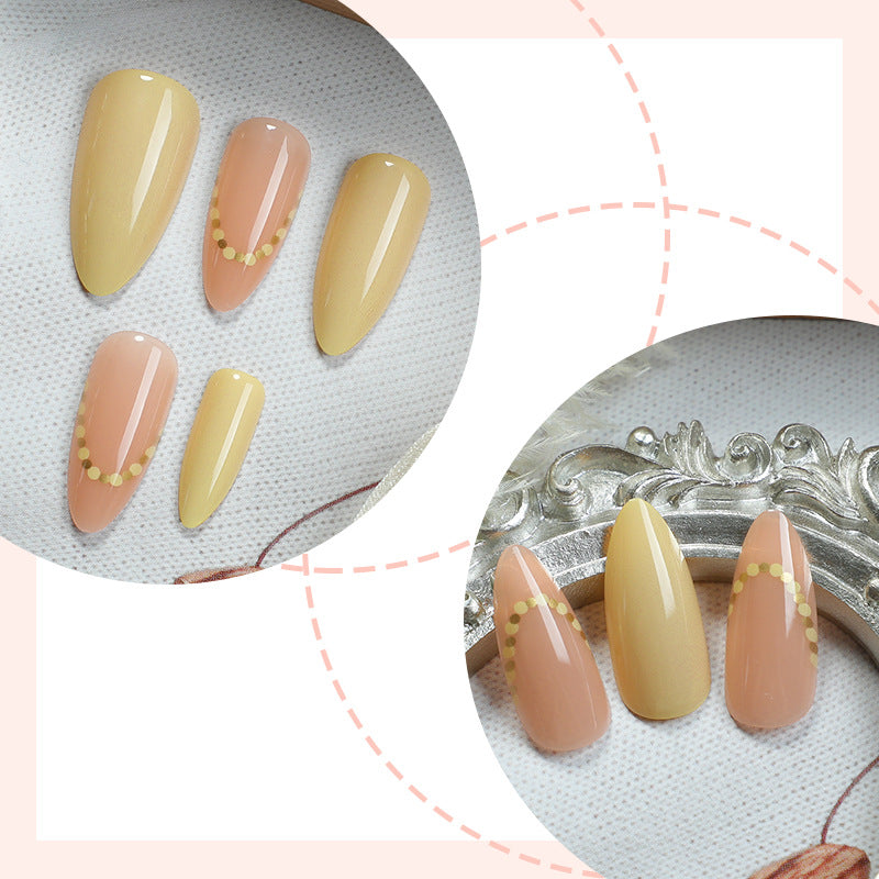 Elegantes natürliches Finish Press-On-Nagelset Brehn