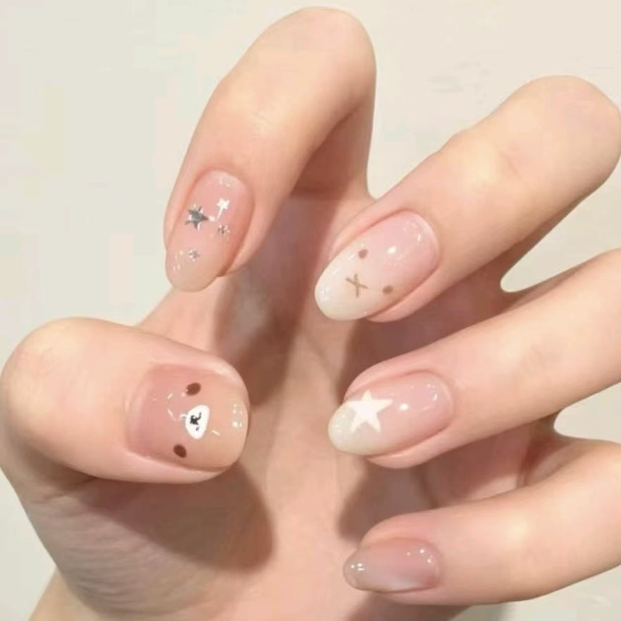Kreative Cartoon Press-On Nagelkunst Brehn