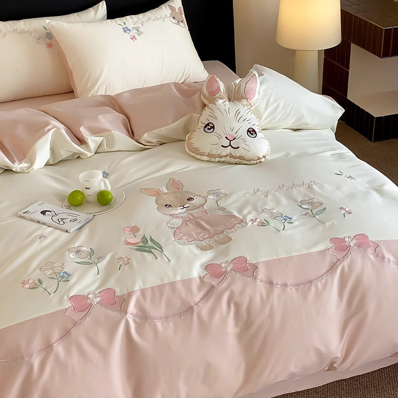 Verspieltes Kaninchen gestickte Bettwäsche-Set mit Wendeseite aus Satin und plüschigem Akzent