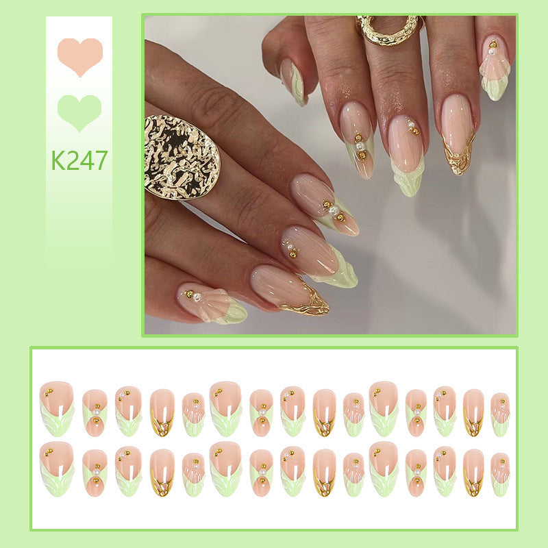 Stylisches Press-On Nail Set Brehn