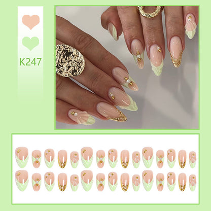 Stylisches Press-On Nail Set Brehn