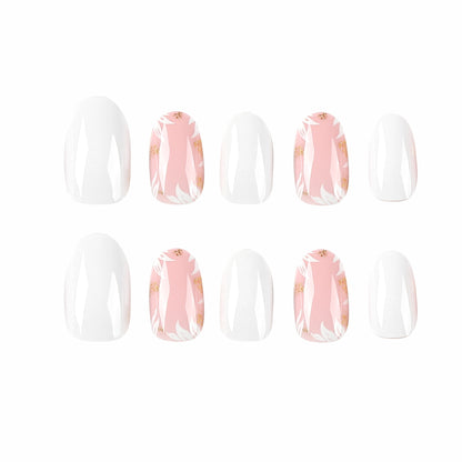 Kunstvolle Nageldesigns mit Glitzer und floralem Akzent Brehn