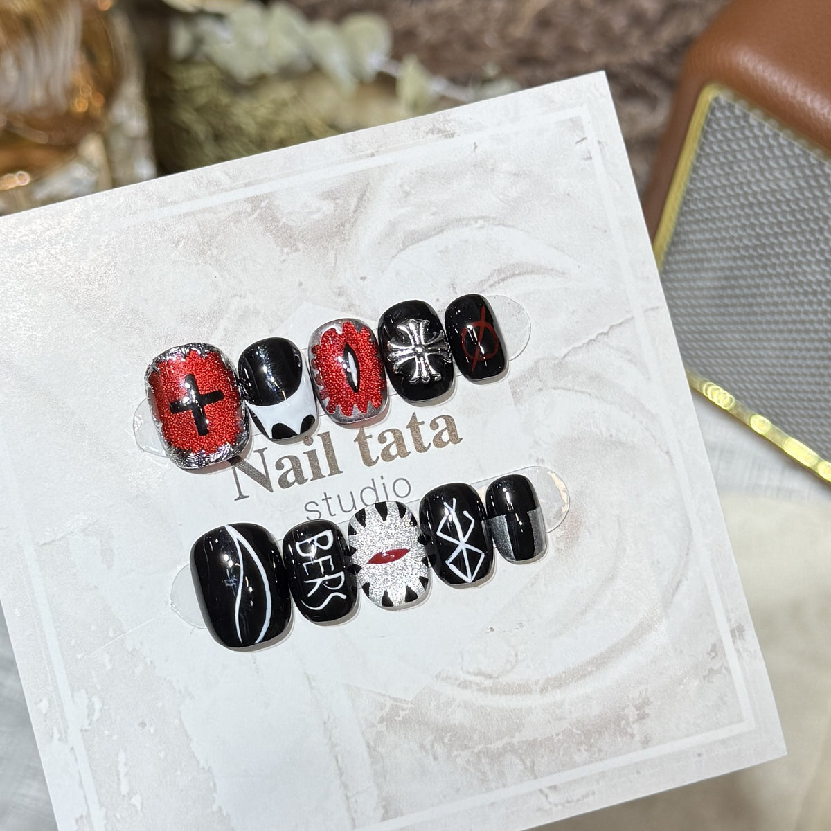 Künstlerisches schwarzes Thema Press-On-Nagel-Set Brehn
