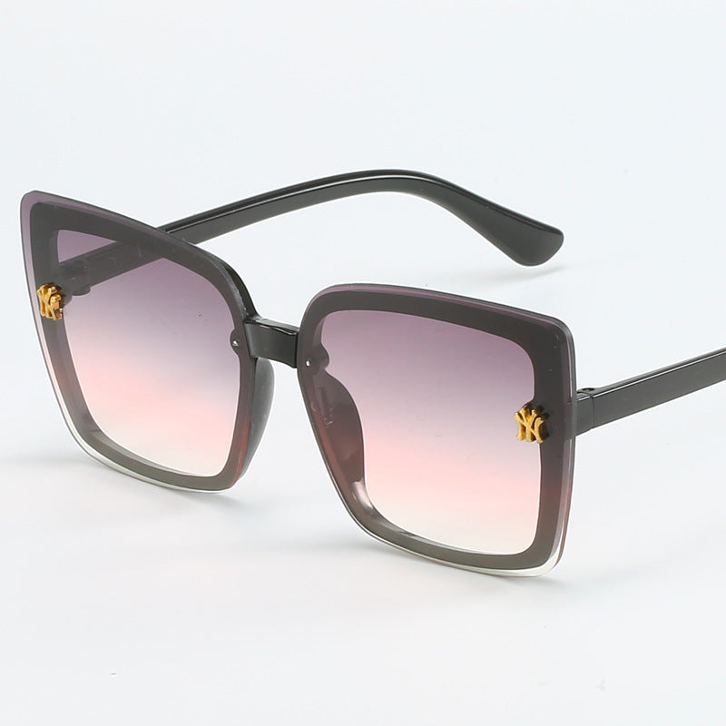 Damen stilvolle quadratische Sonnenbrille mit eleganten Details Brehn