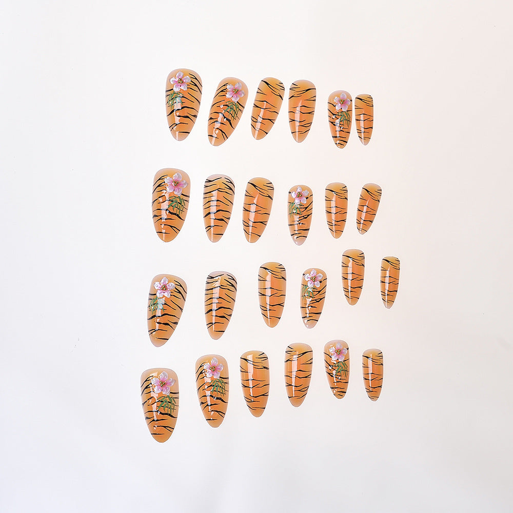 Floral Design Press-On Nail Set Brehn
