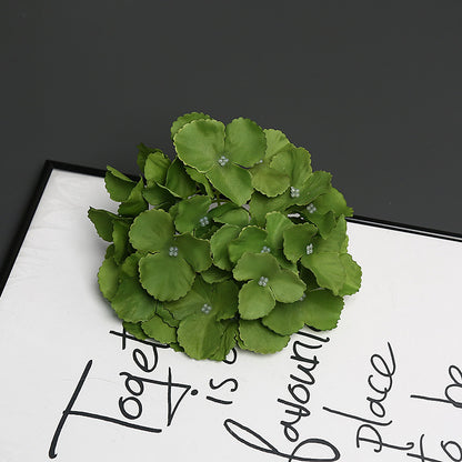 Elegante dekorative Blumenarrangement