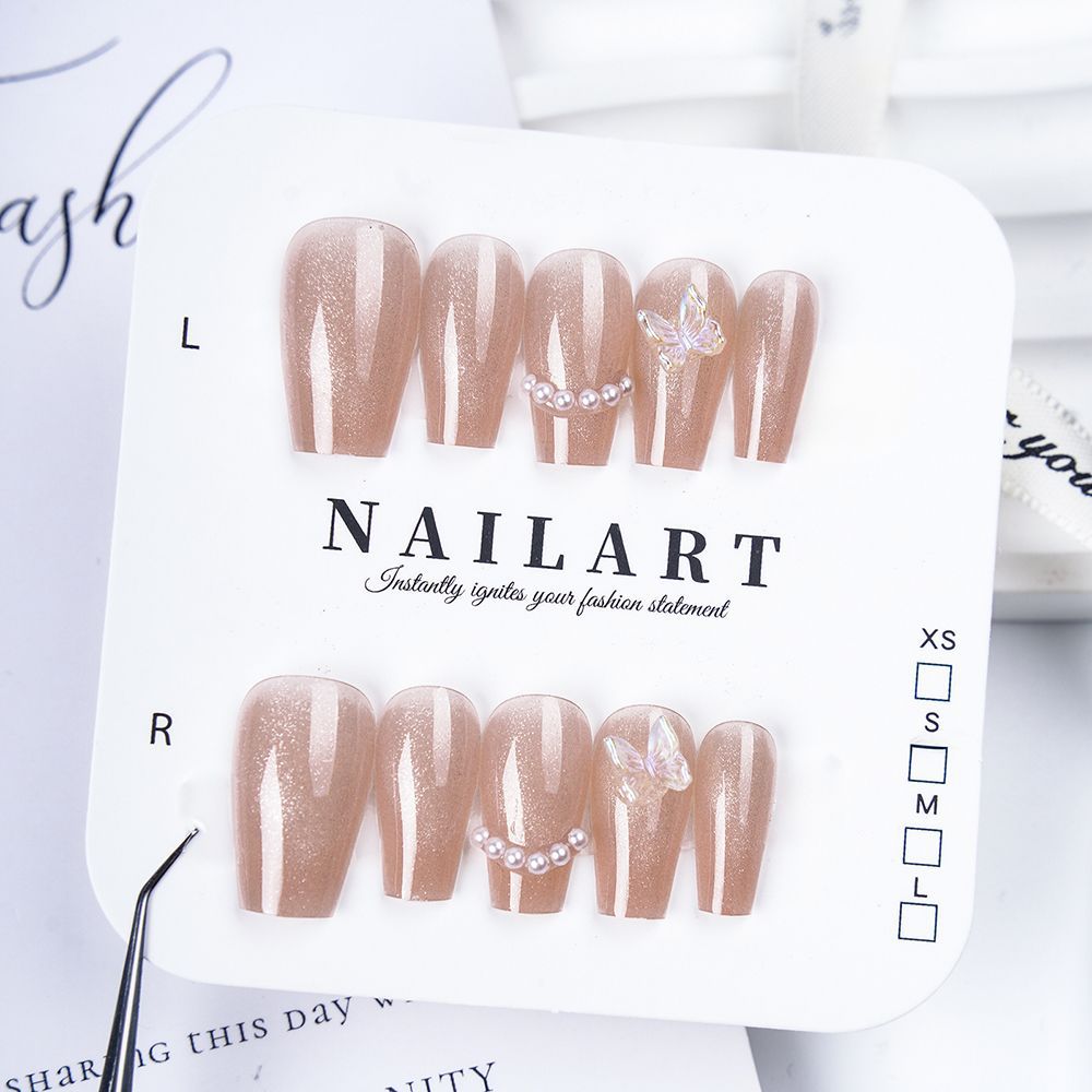 Künstlerisches Stiletto Press-On Nail Set mit floralen Verzierungen Brehn