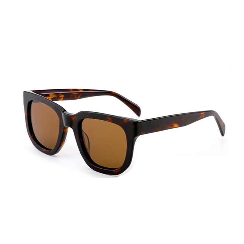 Damen modische Sonnenbrille mit robustem Kunststoffrahmen und braunen Gläsern Brehn