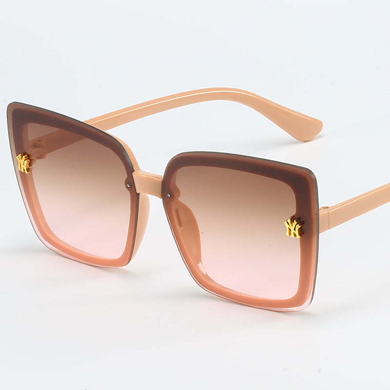 Damen stilvolle quadratische Sonnenbrille mit eleganten Details Brehn