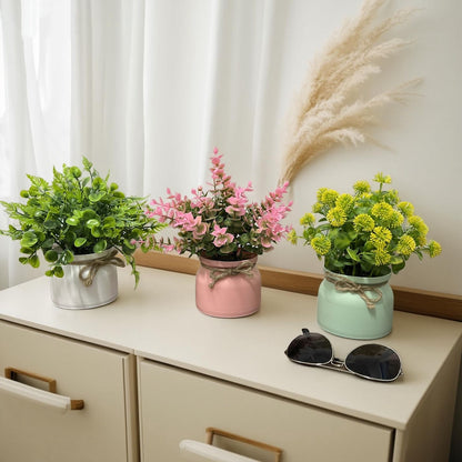 Künstlerisches Kunstblumenarrangement