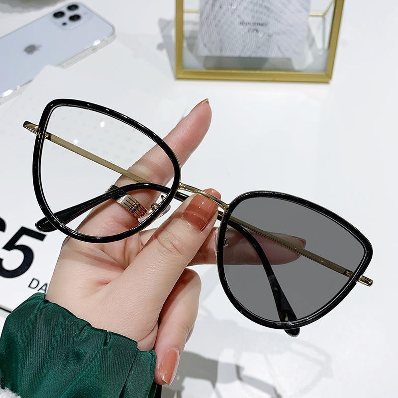 Damen extravagant geformte Brille Brehn