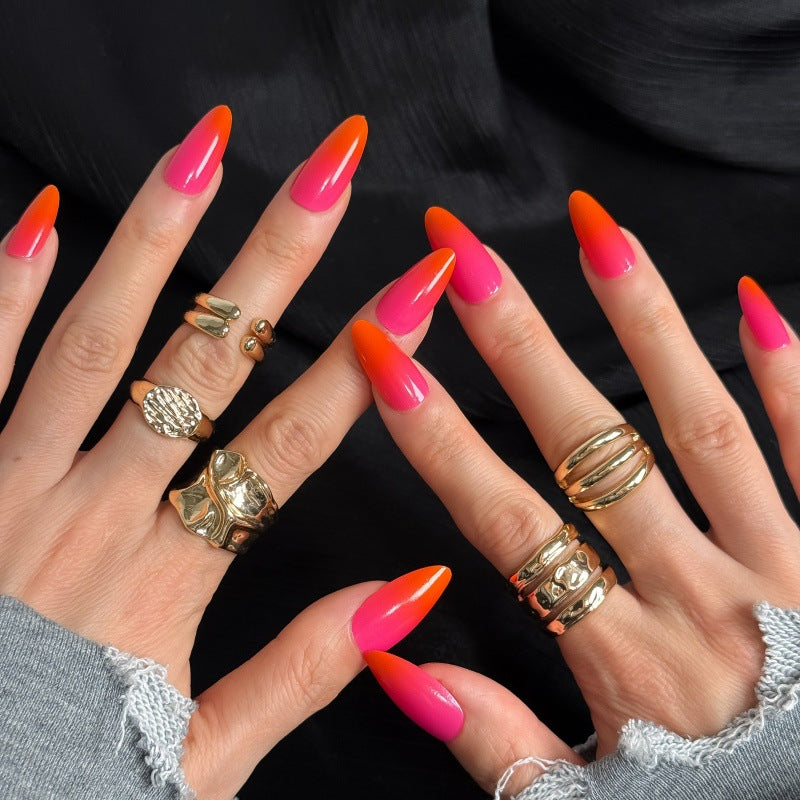 Trendige Nagelspitzen Brehn