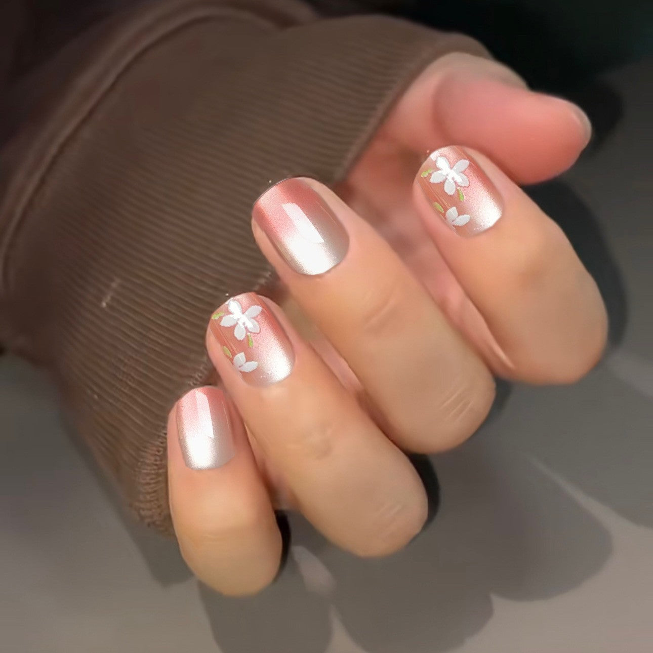 Artisan Floral Press-On Nail Set Brehn