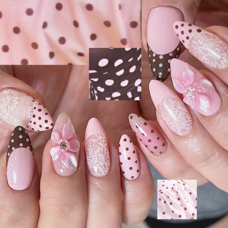 Elegante Blumige Bohemian Nagelspitzen Brehn