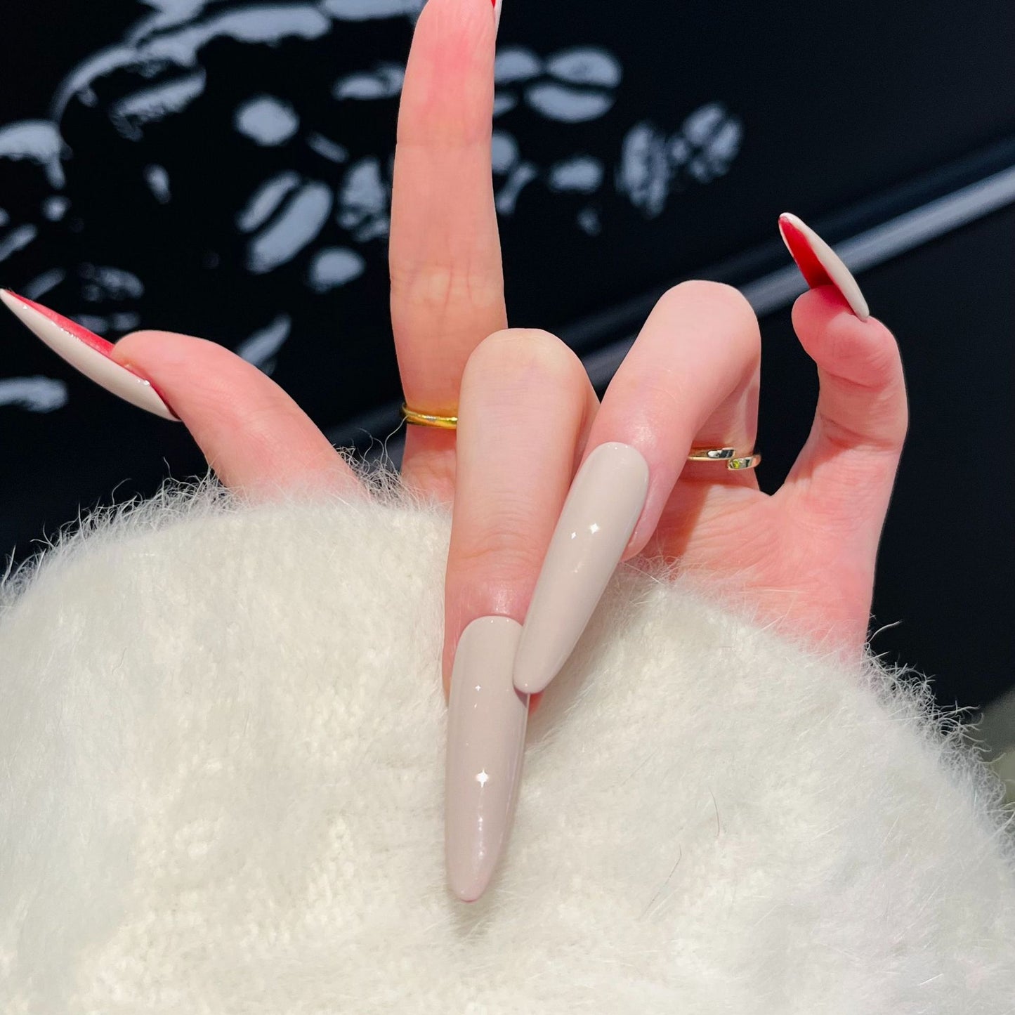 Stiletto Press-On Nagelkunstset mit eleganten French Tips Brehn