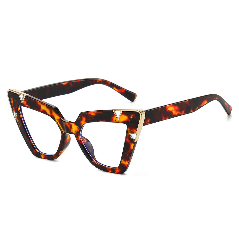 Statement Cat-Eye Sonnenbrillen mit dekorativen Akzenten Brehn