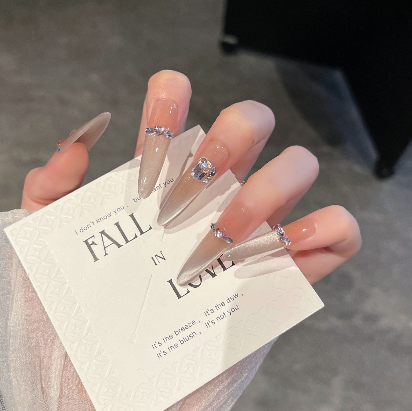 Künstlerische mit Strass besetzte Press-On Nagelverlängerungen Brehn