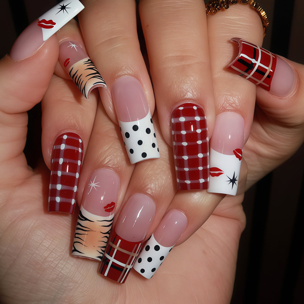 Künstlerisches Press-On Nagelset mit einzigartigen Mustern Brehn