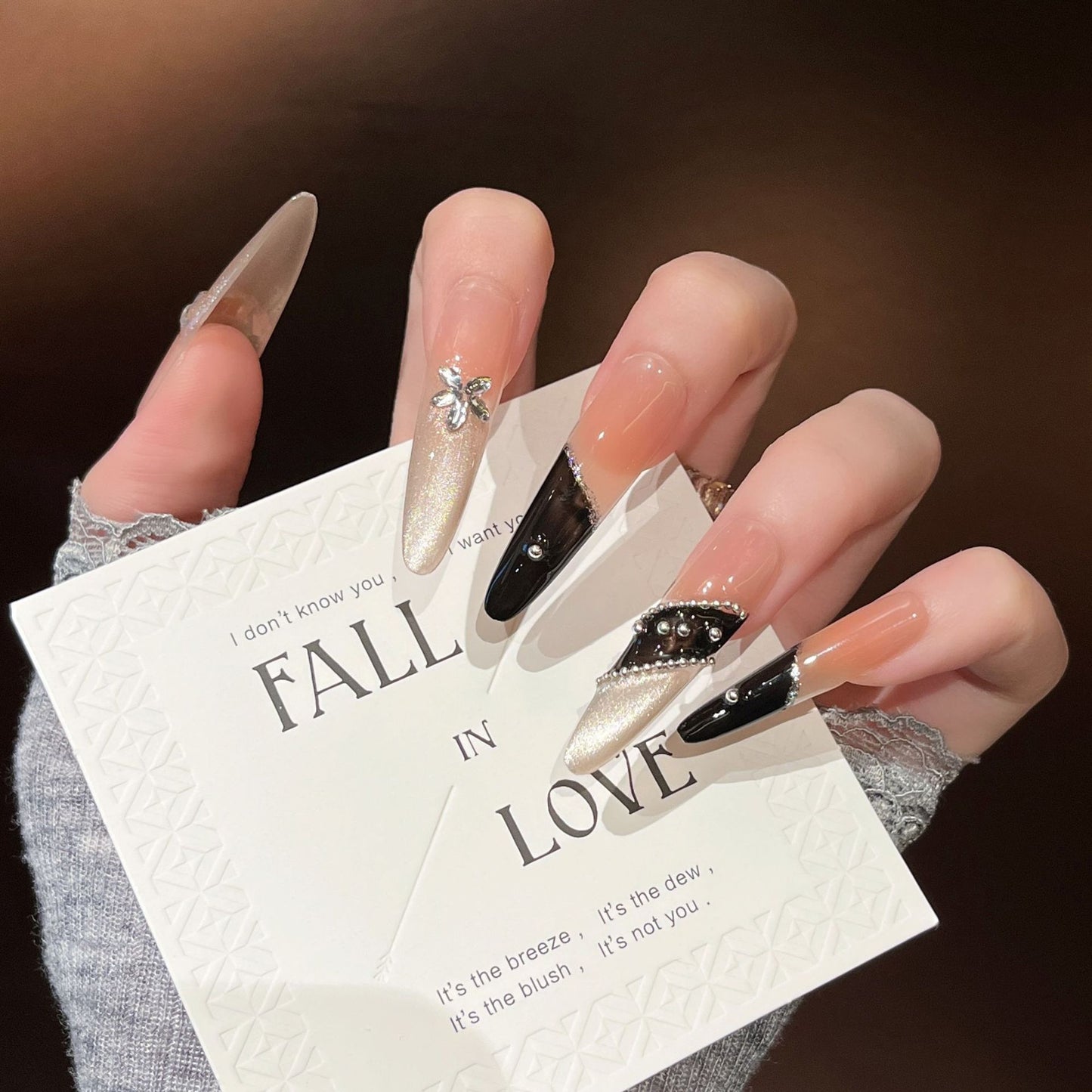 Elegante Stiletto Press-On Nagelverlängerungen Brehn