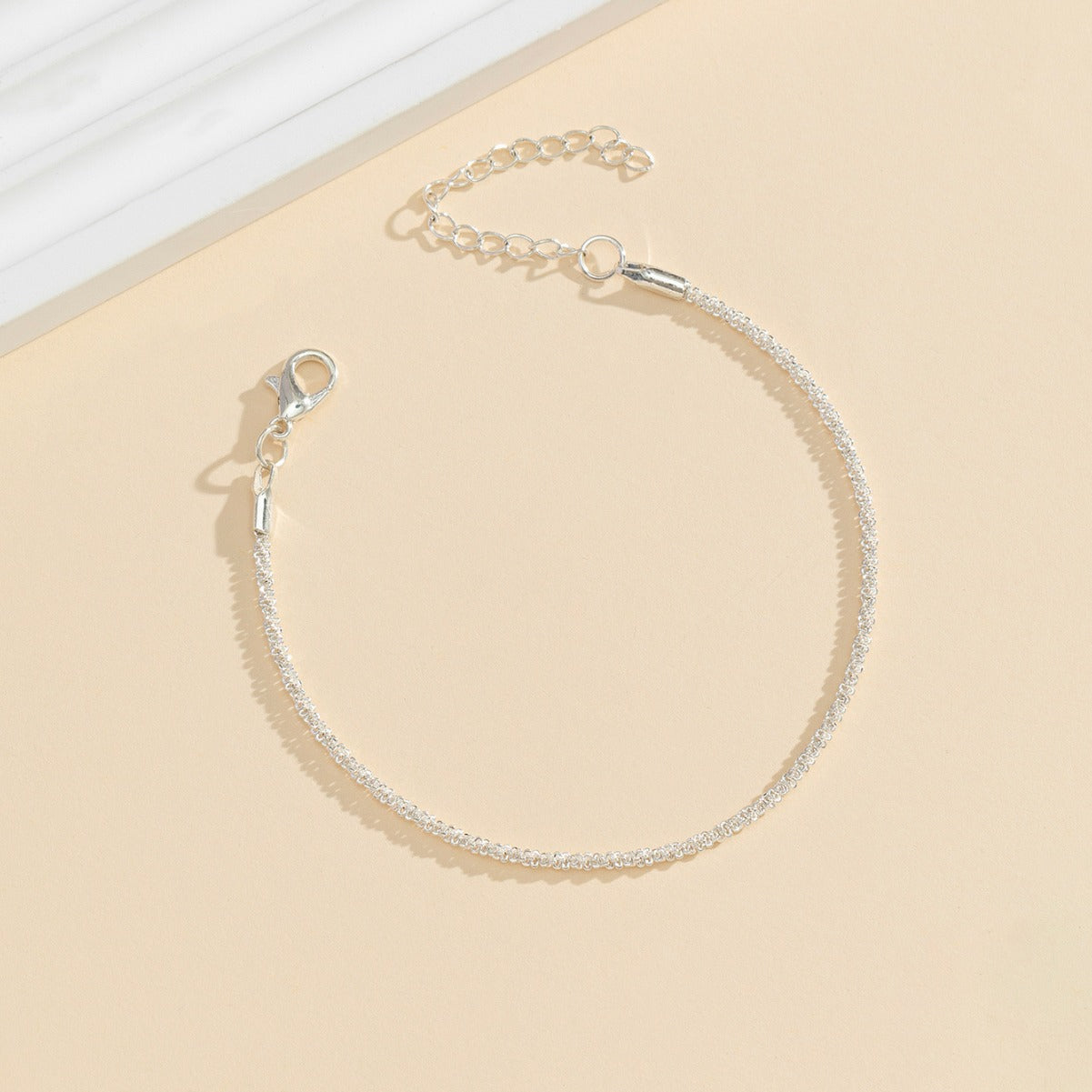 Schlank verstellbares Kristallknöchelarmband Brehn