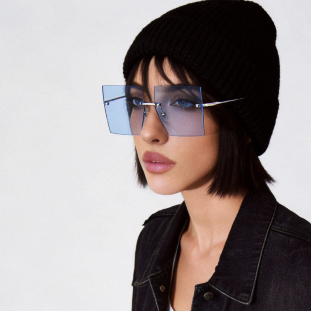 Damen modische quadratische Sonnenbrille mit breiten Gläsern und filigranem Metallrahmen Brehn