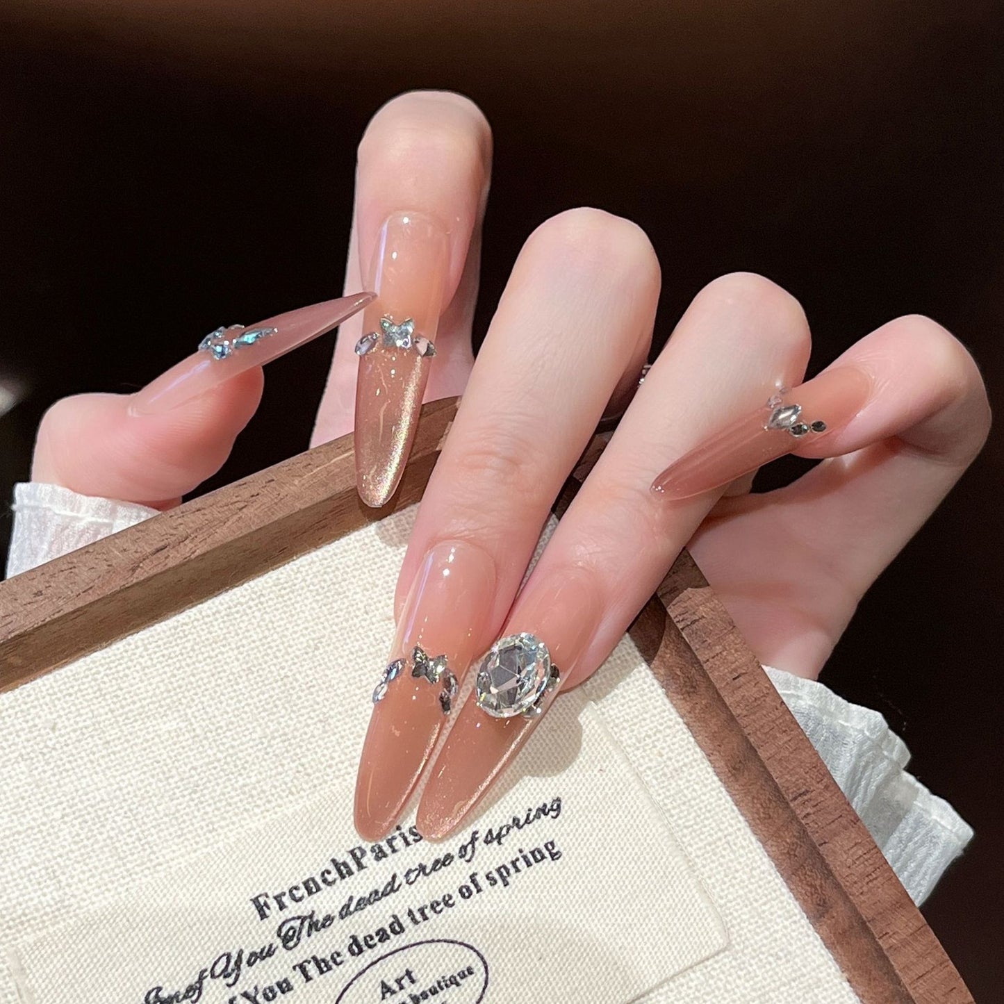 Glamorous Press-On Nail Extensions Brehn