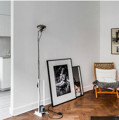 Industrielle Stehlampe mit verstellbarer Höhe