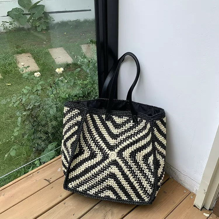 Designer Korbtasche mit Grafischem Muster Brehn
