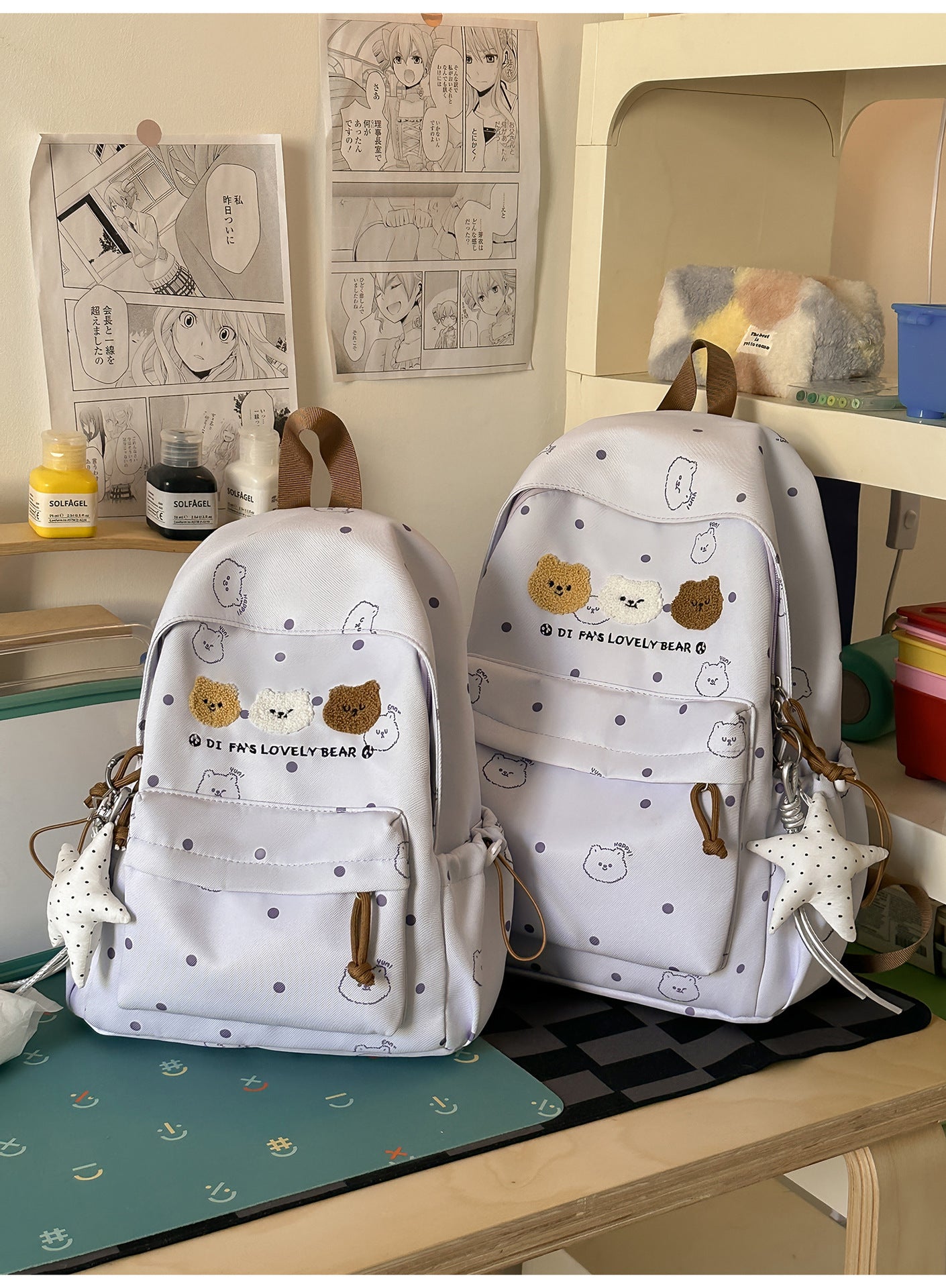 Verspielt gepunkteter Charakter-Rucksack